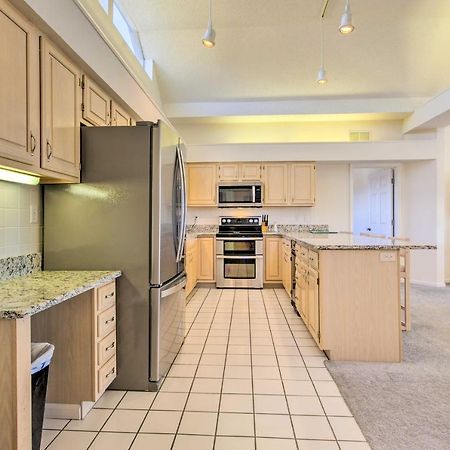 Bright Waterfront Condo With Resort Amenities! レイク・オザーク エクステリア 写真