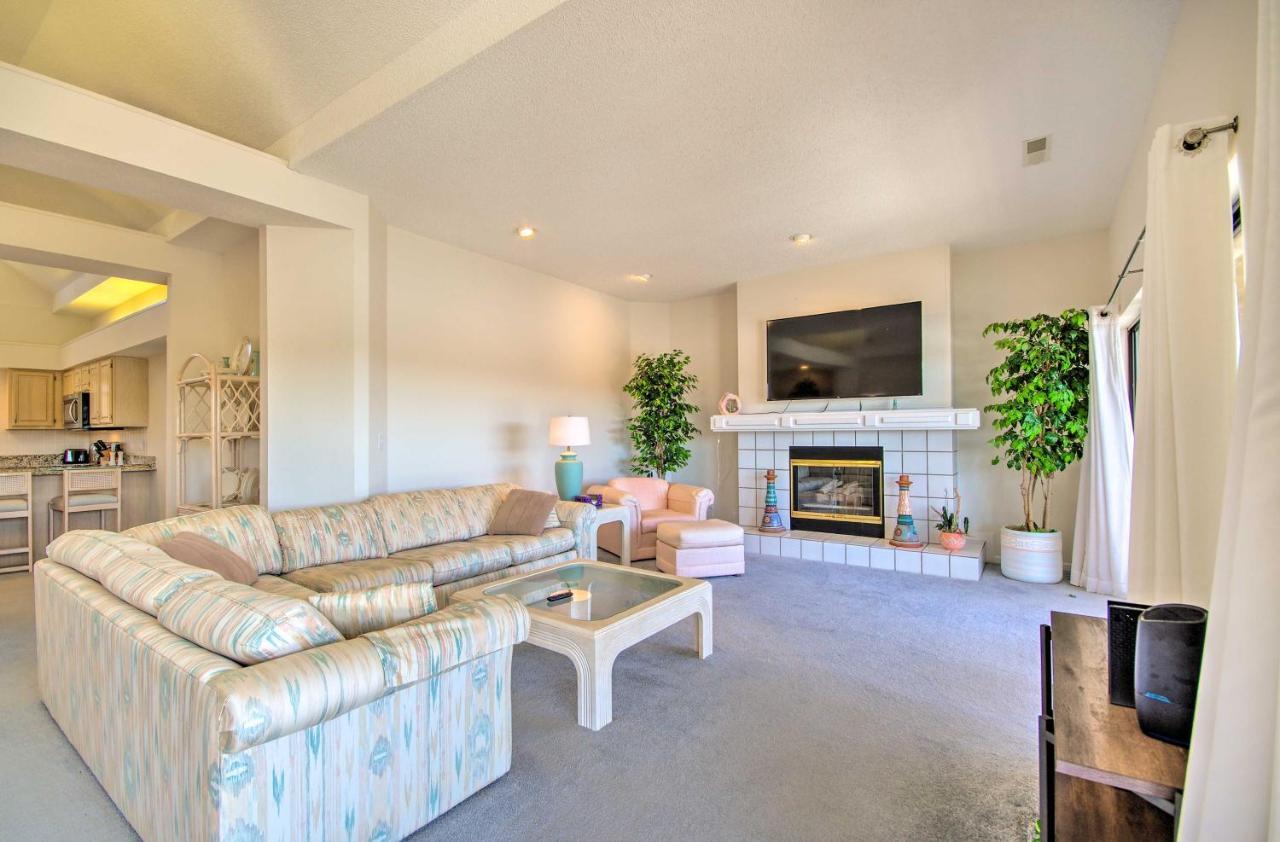 Bright Waterfront Condo With Resort Amenities! レイク・オザーク エクステリア 写真