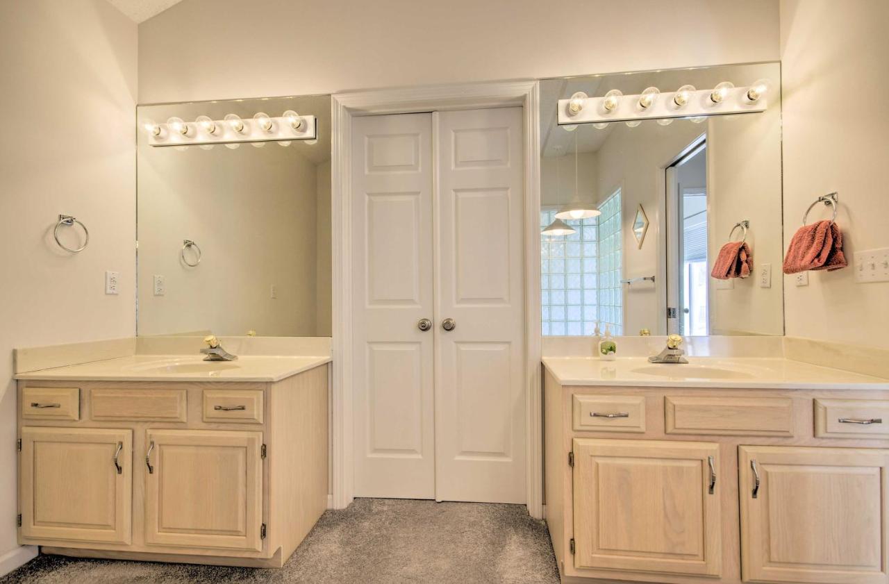 Bright Waterfront Condo With Resort Amenities! レイク・オザーク エクステリア 写真