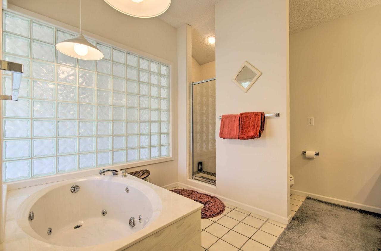 Bright Waterfront Condo With Resort Amenities! レイク・オザーク エクステリア 写真