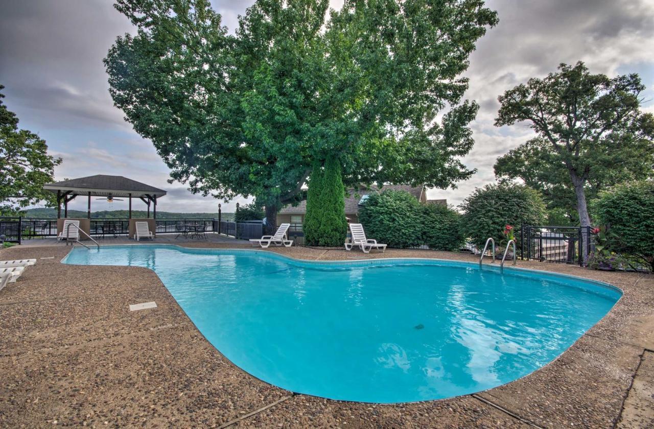 Bright Waterfront Condo With Resort Amenities! レイク・オザーク エクステリア 写真